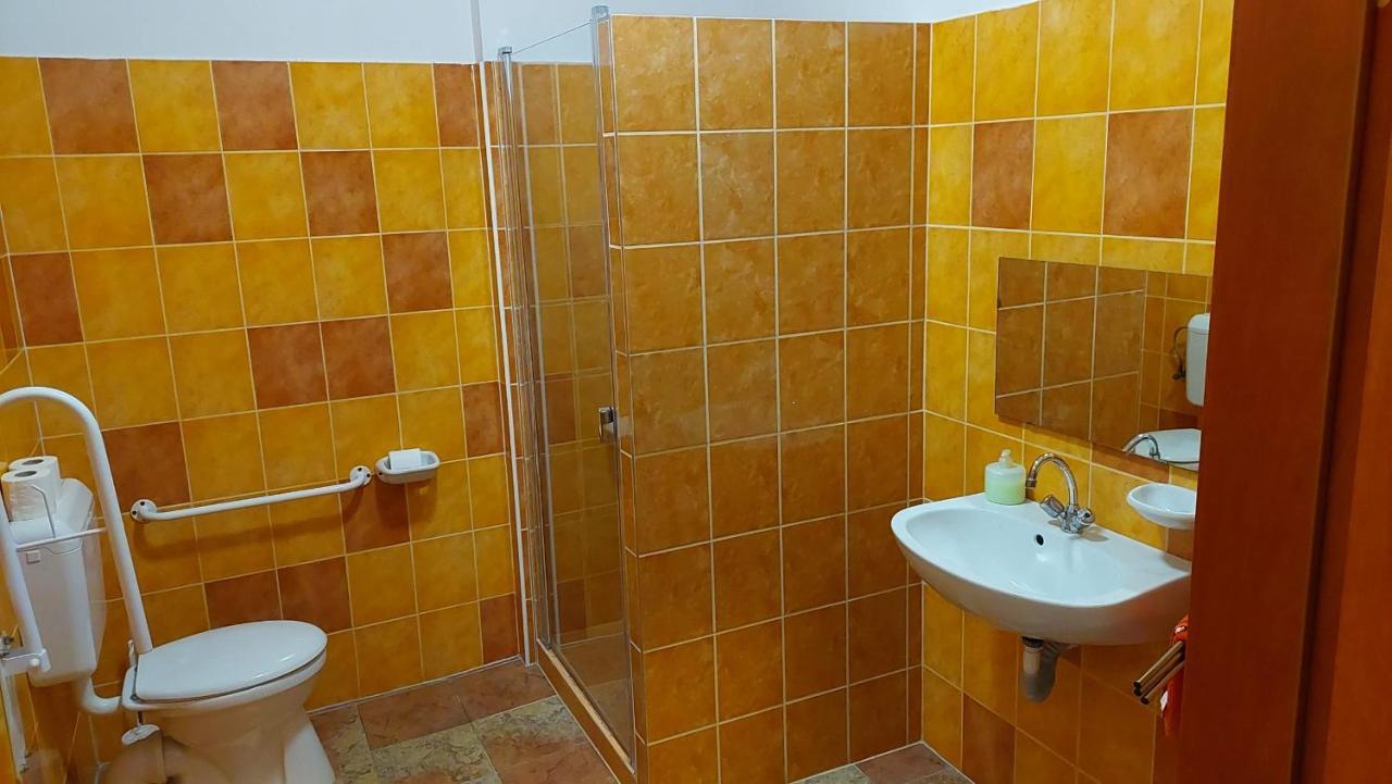 Bordany Hostel Zewnętrze zdjęcie